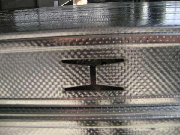 產品名稱:隔墻輕鋼龍骨